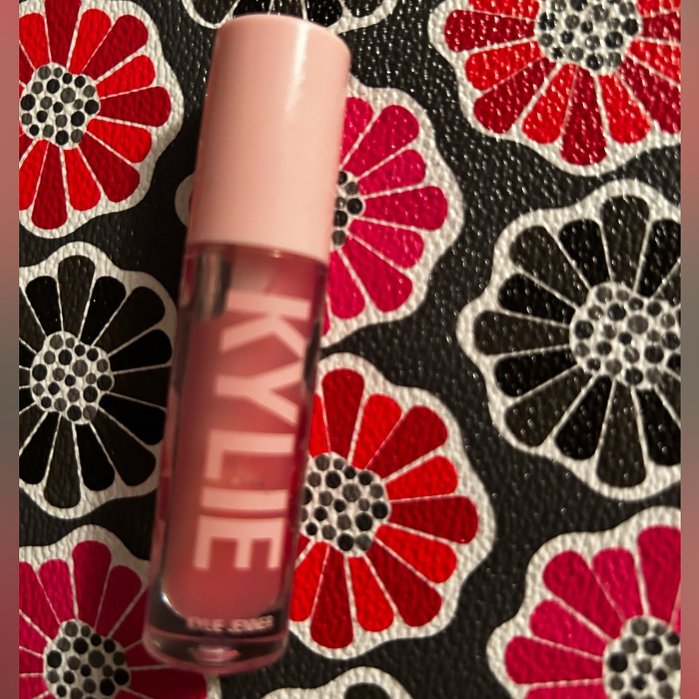 ✨5/$25✨ Kylie Gloss 💕 good condition